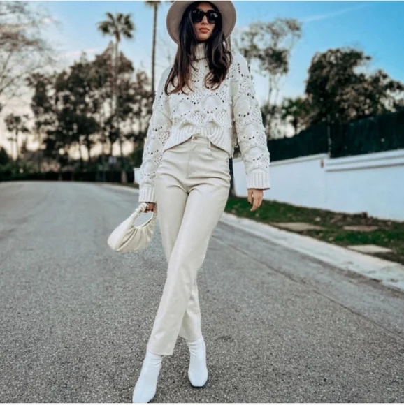 Zara * Cable Knit Sweater With Buttoned Cuffs - Picture 5 of 16